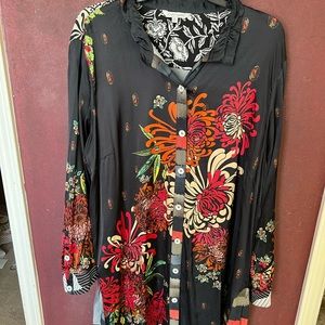 John Mark Ladies floral top XL